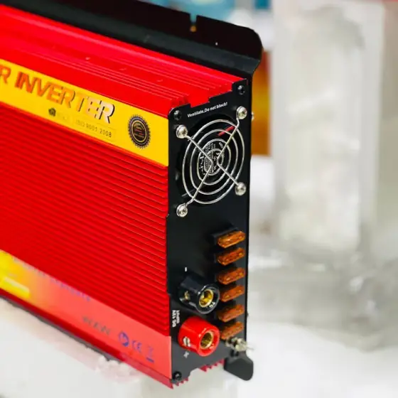 مبدل برق 1500 وات جی همستار 12 به 220 ولت