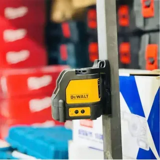 تراز لیزری دو خط دیوالت مدل DW088CG