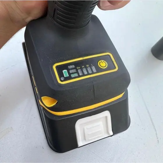 بکس شارژی دو کاره دیوالت