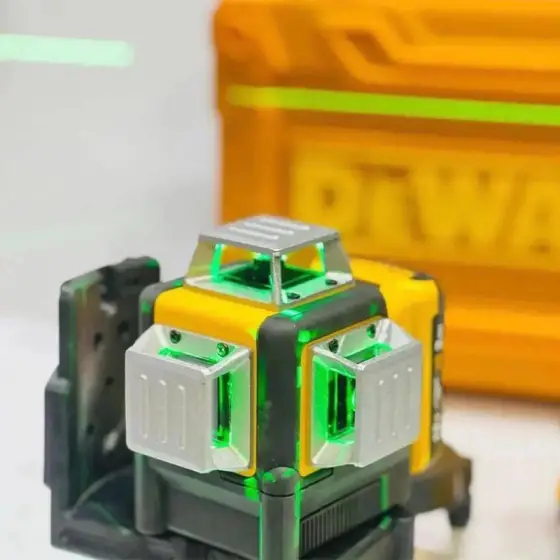 تراز لیزری سه بعدی دیوالت مدل 12V