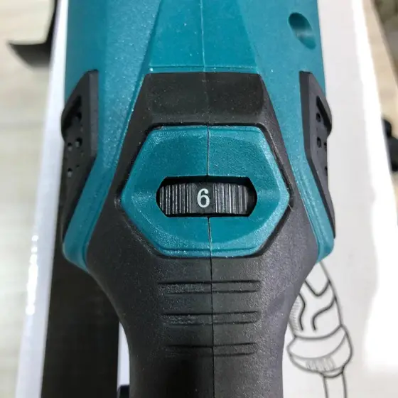 ‎سنگ فرز‌ متوسط ماکیتا مدل 4069